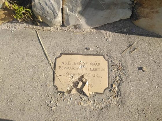 Sandbaai memorial tiles damaged